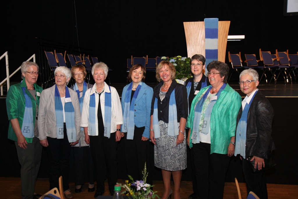 100 Jahre Bezirksverband Siegerländer Frauenhilfen Vorstand mit Präses