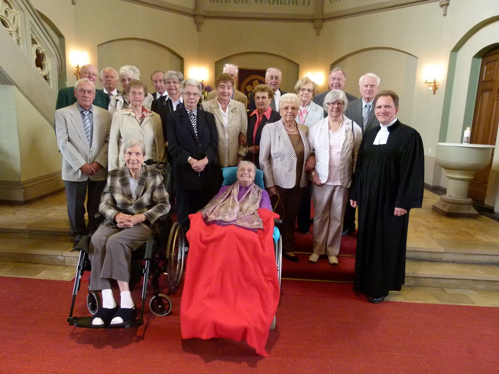 Gruppenfoto nach der Eisernen Konfirmation