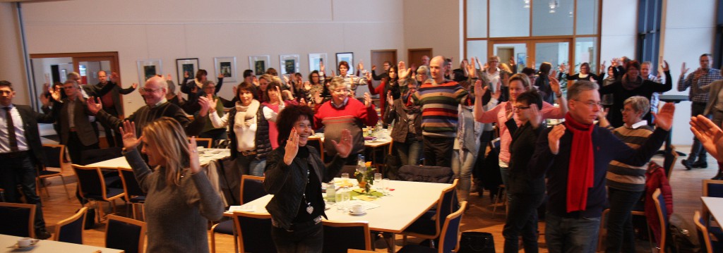 Über 100 Mitarbeitende in Leitungsfunktion innerhalb des Ev. Kirchenkreises Siegen, seinen Gemeinden und Einrichtungen hatten sich beim Impulstag zum betrieblichen Gesundheitsmanagement im Ev. Gemeindezentrum Rödgen eingefunden.