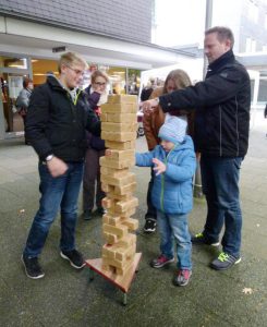 "Ob der Turm wohl stehenbleibt?"